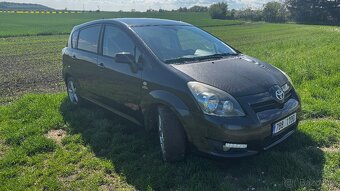 Toyota Corolla Verso - 2