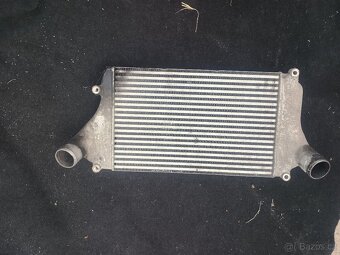 Intercooleru Mitsubishi fuso ( mezichladič) - 2