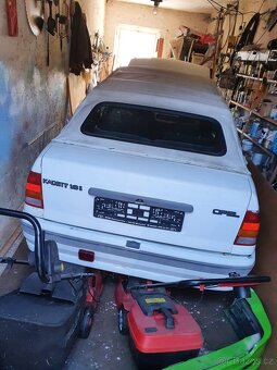 Opel Kadett Cabrio 1.6i Bertone - 2