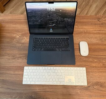MacBook Air M2 + Magic Keyboard + Magic Mouse - 2