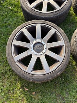 Audi kola R18, 225/40 - 2