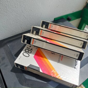 VHS (videokazety): 4x Sony E-180 - 2