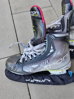 Hokejové brusle BAUER VAPOR HYPERLITE, vel. 6.0, Fit 1 - 2