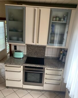 Moderní kuchyňská linka se spotřebiči - 2