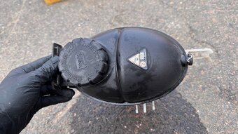 Expanzní nádoba Mercedes 200 220 250 300 350 - 2