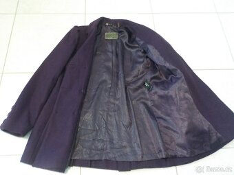 Guess tmave fialovy kabat vel  M/L - 2