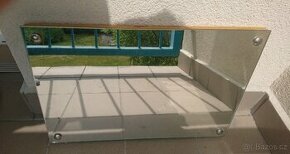 Zrcadlo v dřevěném rámu - 2