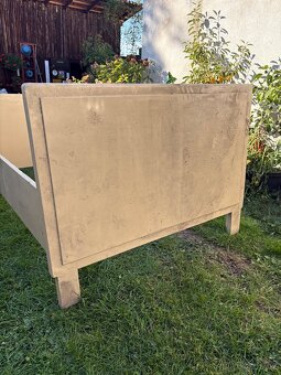 Stará dřevěná postel - 2