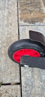 Dětská freestalová koloběžka Ferrari (Shell edice) - 2