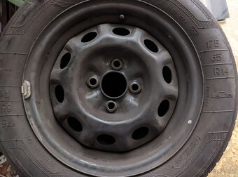 2+2 letní pneumatiky 175/65 R14 s disky 4x100 - 2