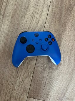 Xbox One S 1TB + nový ovladač + 7 her (GTA V, COD, FIFA…) – - 2