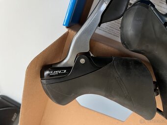 Řadič Shimano Claris a hydraulické brzdy - 2