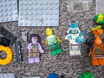 LEGO - MIX - 1,2 kg s boxem - 600 Kč - 2