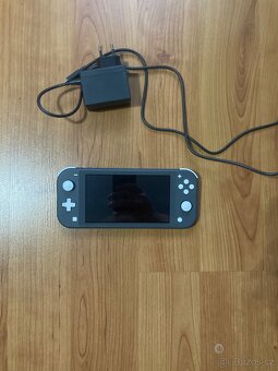 Nintendo switch lite + 3 hry - 2