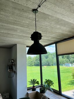 Černá industriální závěsné světlo - 2