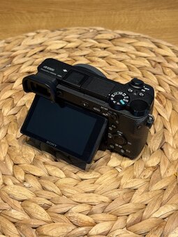 Sony a6500 + 3 baterie + nabíječka - 2