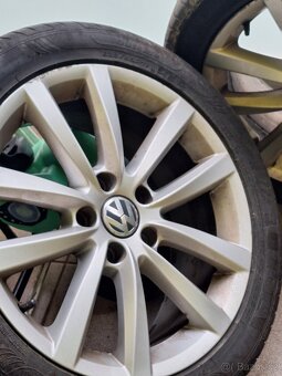 Prodam alu kola 17tky originaly od passat - 2