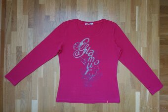 Dámské tmavě růžové tričko s aplikací vel. M - 2