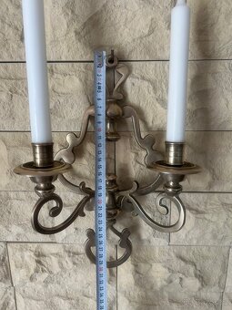 Mosazný nástěnný svícen dvouramenný zdobený - 2