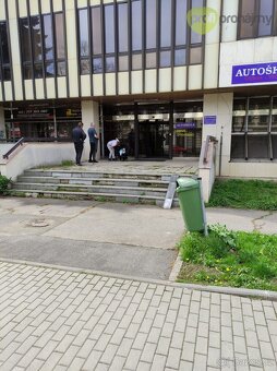 Pronájem 8 kanceláří 144 m² - 2