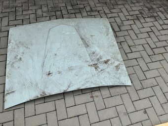 Volha Gaz 24 , přední kapota- zadní víko kufru - 2