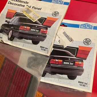 BMW 3 serie E36 Saloon Sedan Heckblende Hella - 2