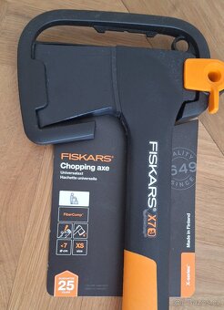 Sekera Fiskars X7XS - 2
