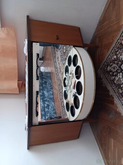 Starožitný otočný bar - 2