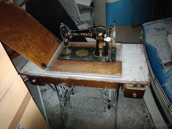 Šicí stroj - 2