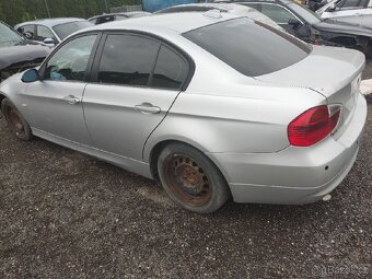 Díly BMW E90 E91 320D 330I - 2