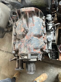 Redukční/Přídavná převodovka T148 - 2