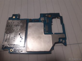 Samsung A40 - Základní deska, kamery, kryt, baterie, kabel - 2