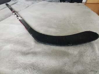 Kompozitová hokejka CCM Jetspeed 440 JR vel. 105cm - 2