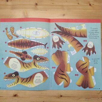 Vystřihovánka Allosaurus - 2