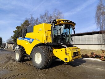 New Holland CR 8.90 - 2