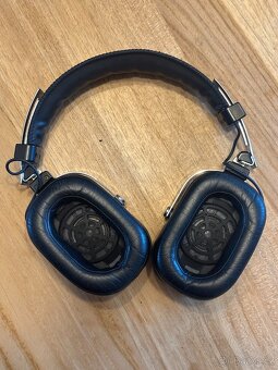 BOSS Waza-Air sluchátka pro hraní na kytaru, PC 9500,- - 2