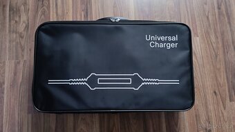 Švýcarská univerzální nabíječka elektromobilů Stellantis - 2