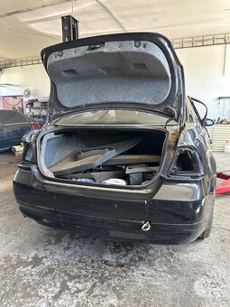 zadní nárazník bmw e90 - 2