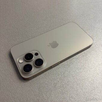 iPhone 15 Pro 256GB natural titan, 12 měsíců záruka - 2