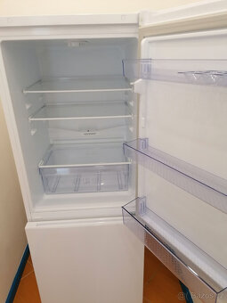 lednice Beko RCSA240M20W - 2