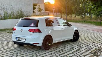 VW Golf 1.2 TSI 77kW, původ ČR 2015, serviska, STK do 7/27 - 2