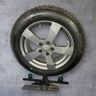 Alu kola Dezent 5x114,3 + zimní 215/60r17 - 2