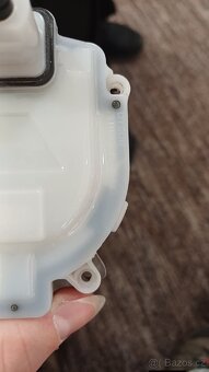 hlavní tělo s motorem pro vysavač Dyson V10. - 2