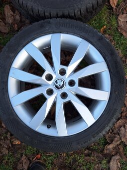 alu kola 5x112 R17 originál Škoda nové pneu 205/50/17 - 2