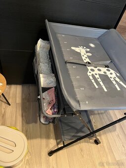 Dětský cestovní přebalovací stůl - Tmavě šedý - 2