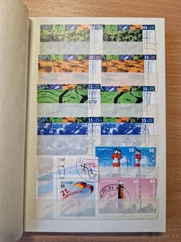 Poštovní známky v albu - 2