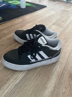 tenisky značky Adidas - 2