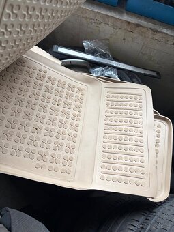 Gumové auto koberce Mercedes W211 - 2