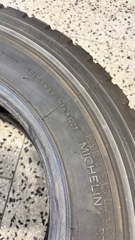 MICHELIN REMIX XDE2 215/75 R17,5 126/124M 1 - 2