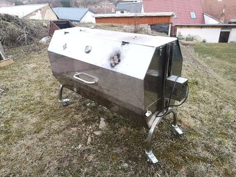 Nerezový gril na sele - 2